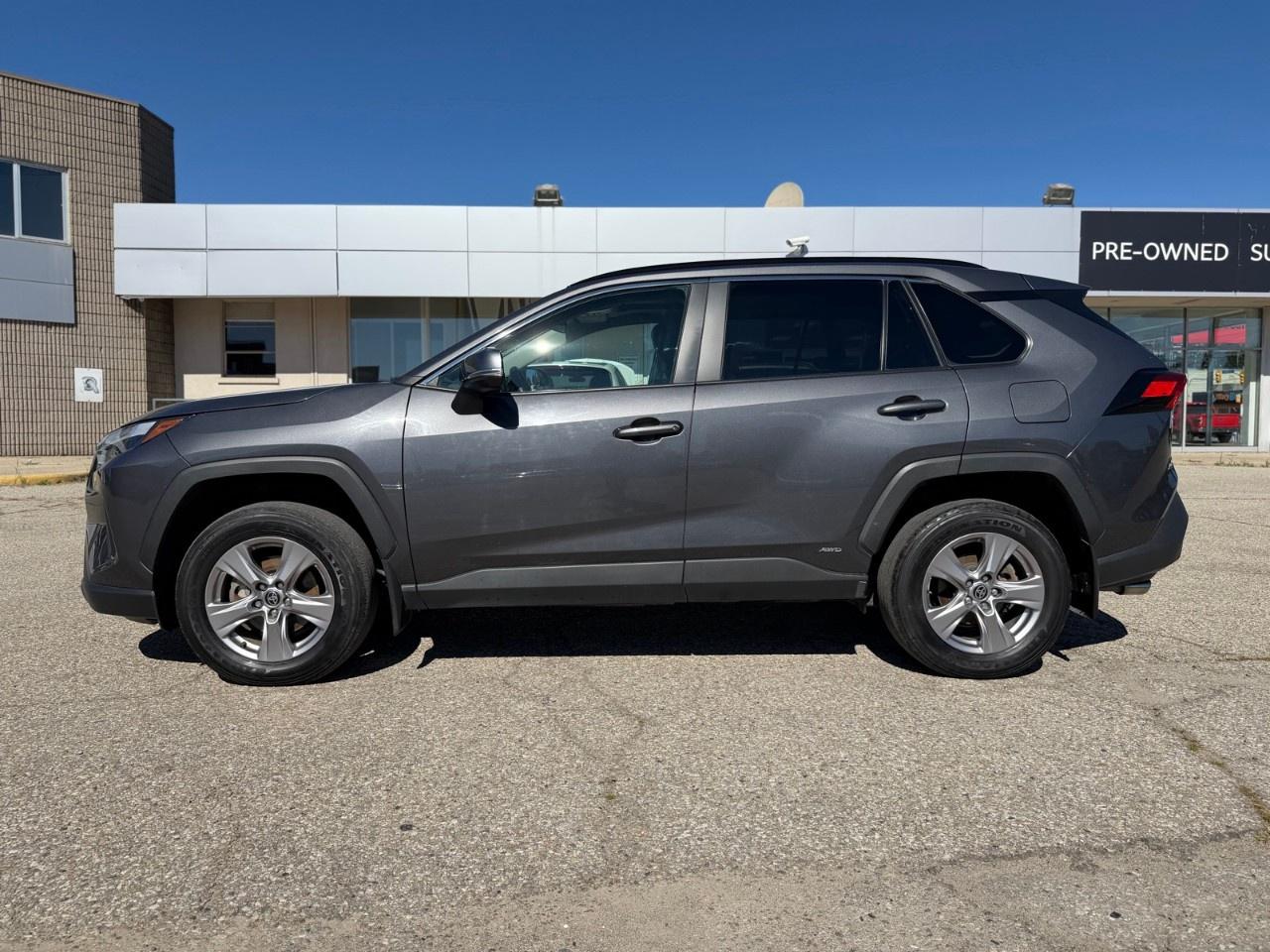 2025 Toyota RAV4 Hybrid XLE AWD Photo