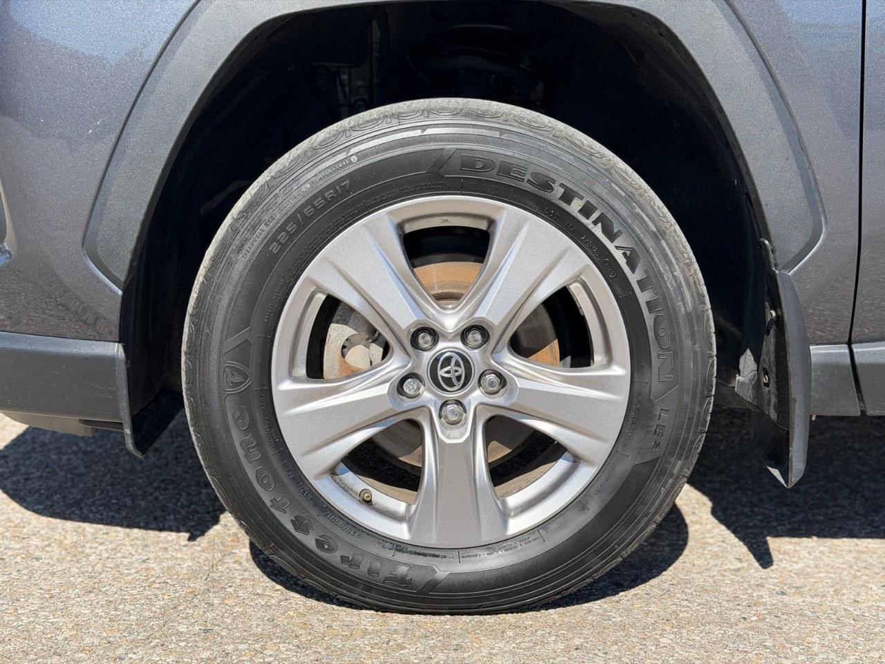 2025 Toyota RAV4 Hybrid XLE AWD Photo