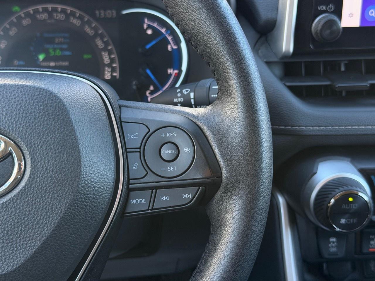 2025 Toyota RAV4 Hybrid XLE AWD Photo