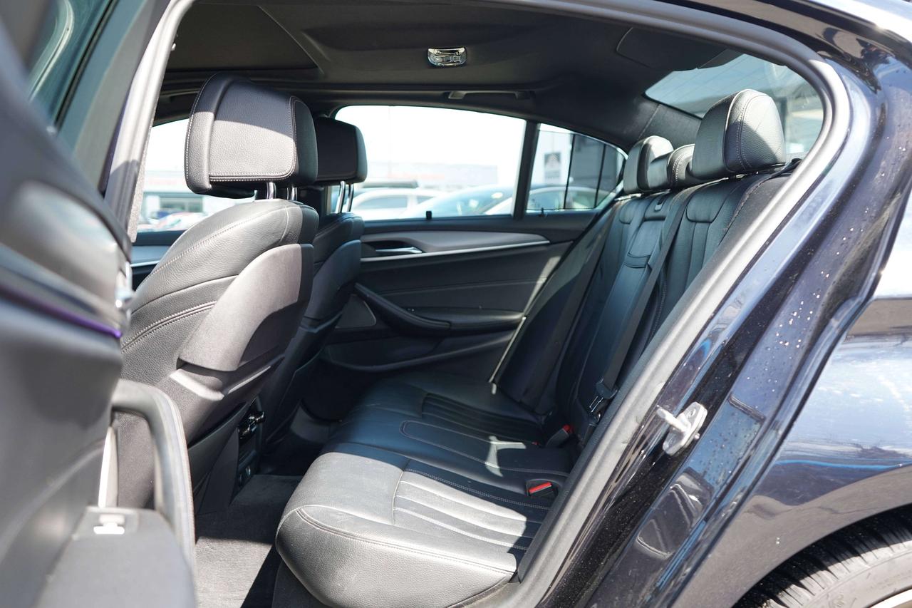 2018 BMW 5 Series xDrive Photo