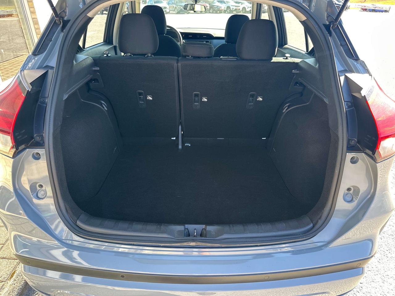 2024 Nissan Kicks SV Photo