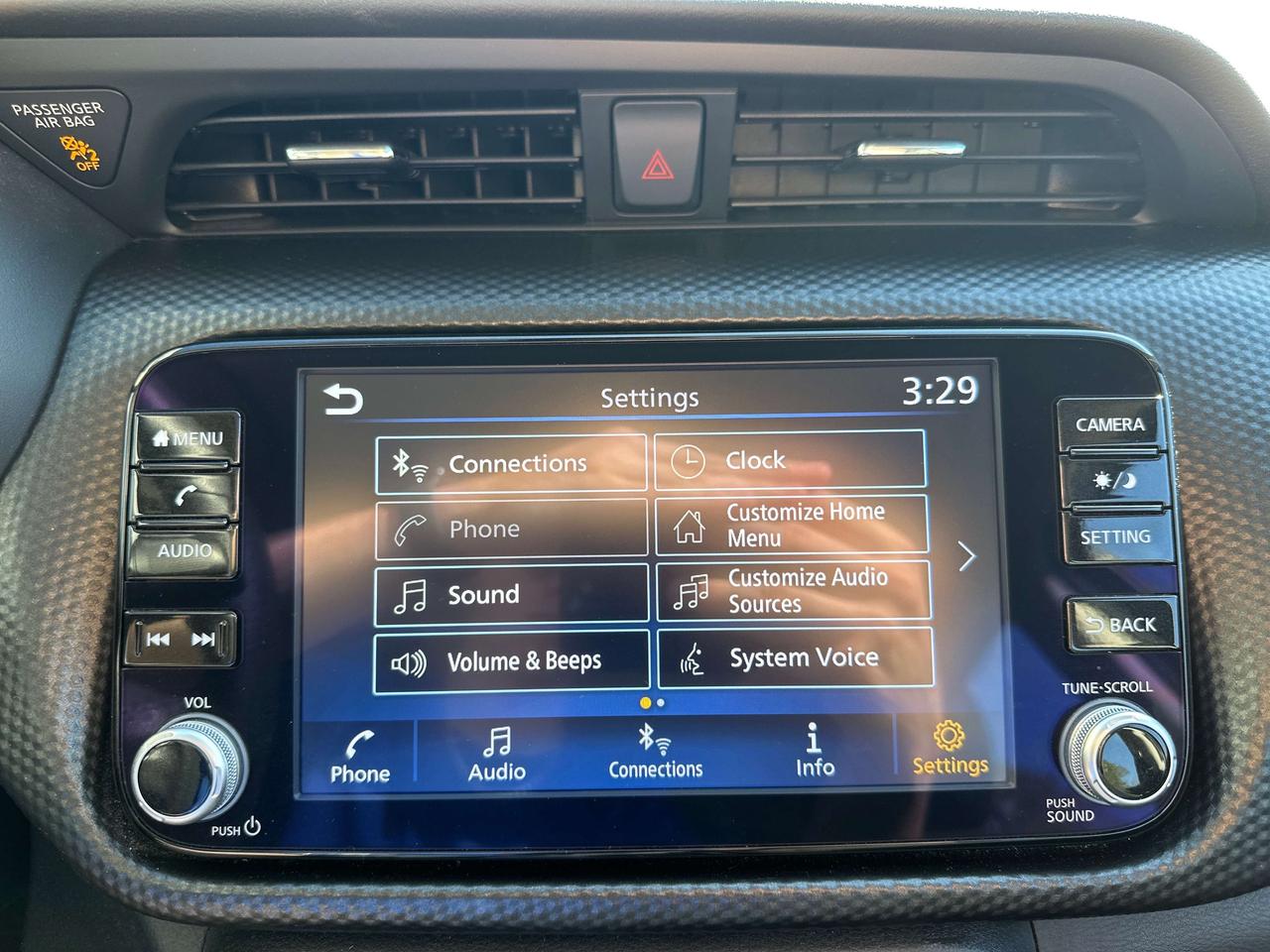 2024 Nissan Kicks SV Photo