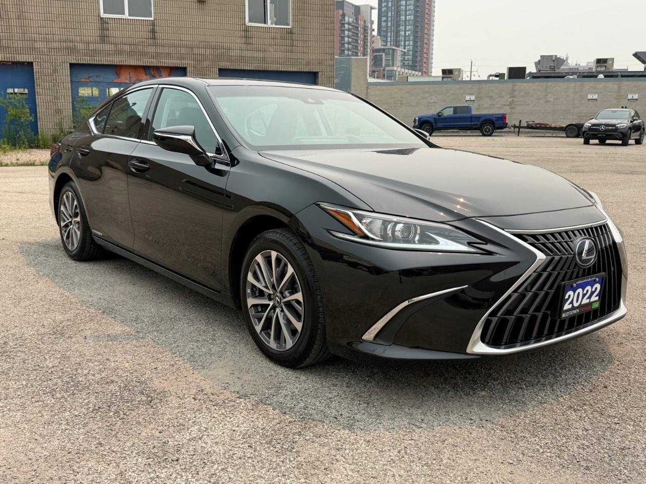 2022 Lexus ES ES 300h Auto Photo3