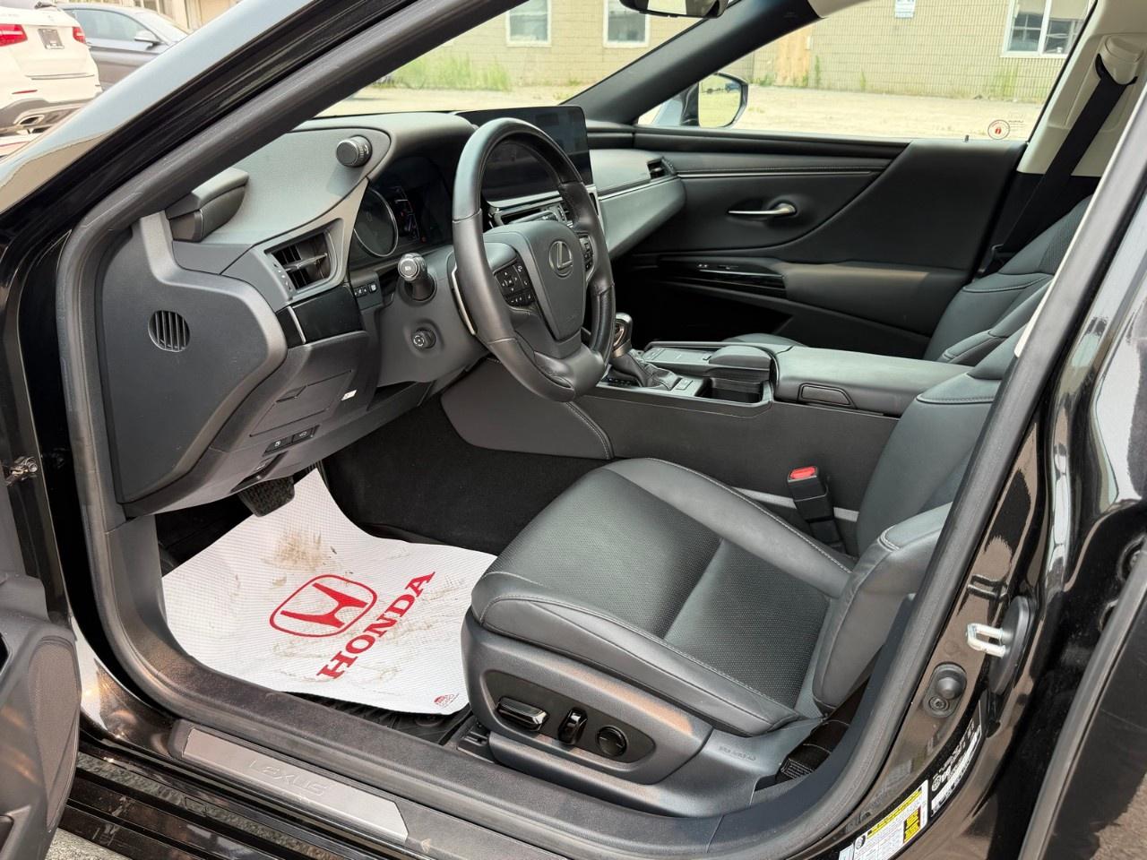 2022 Lexus ES ES 300h Auto Photo