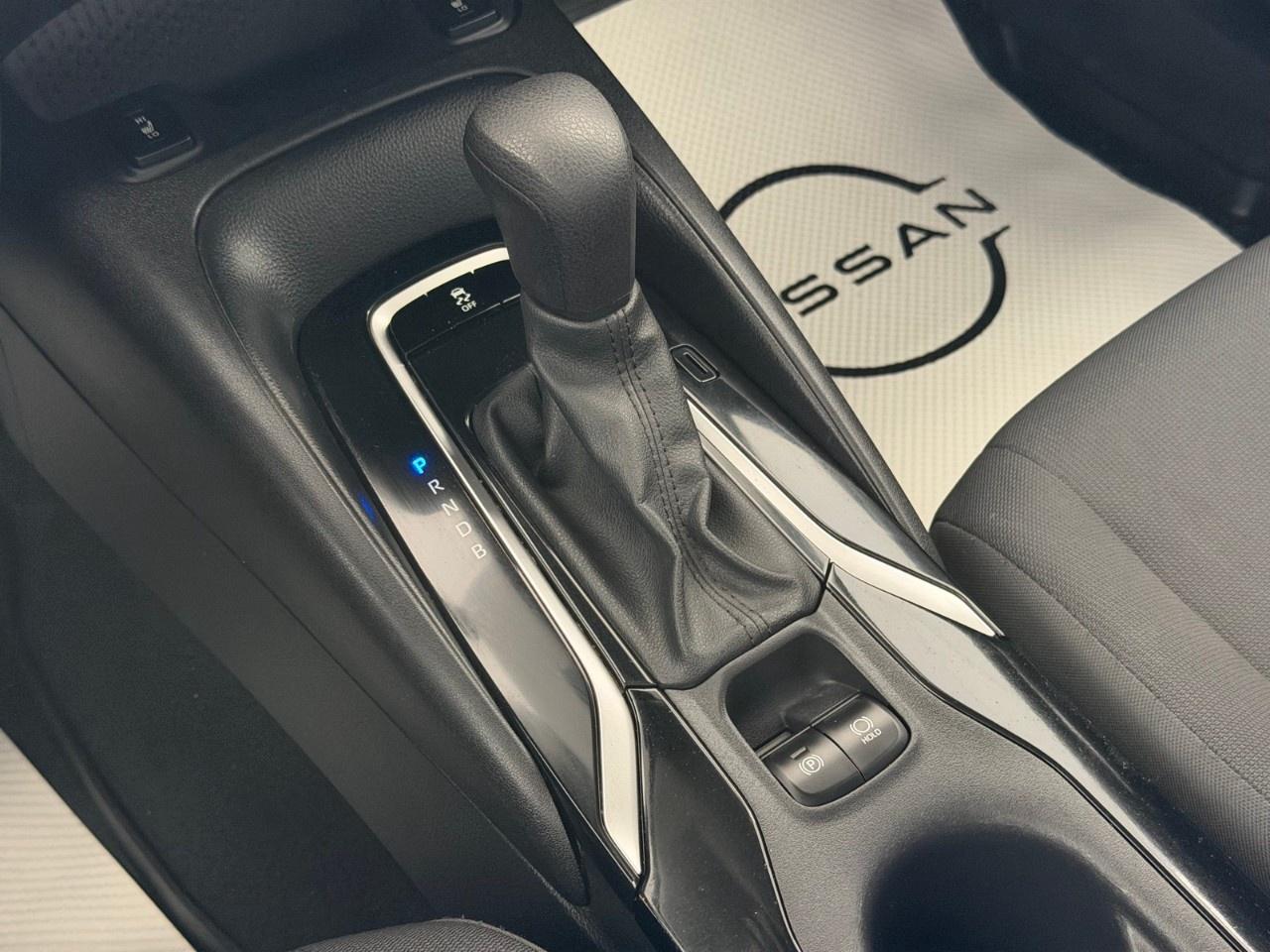 2021 Toyota Corolla LE CVT Photo