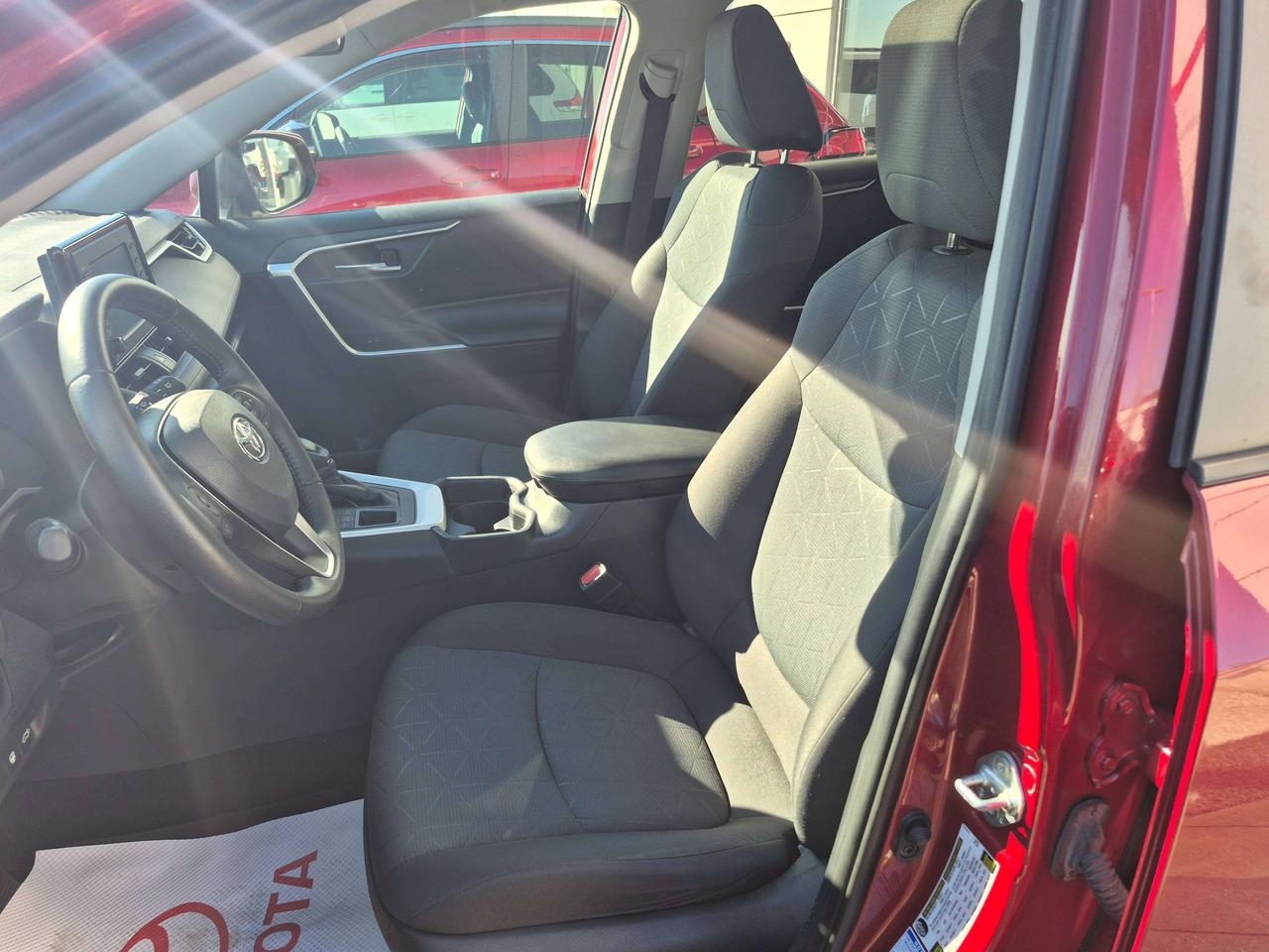 2020 Toyota RAV4 XLE AWD Photo5