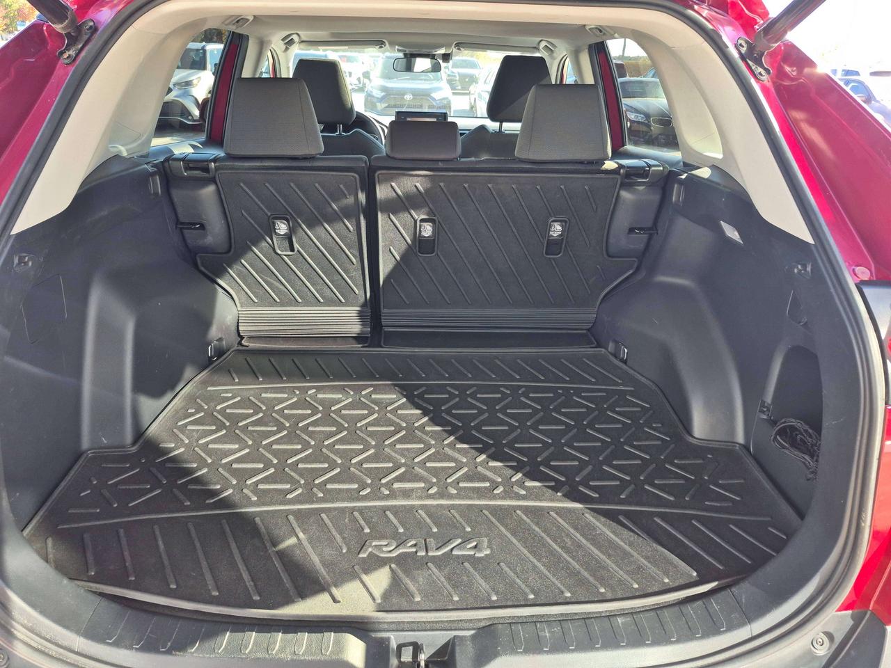 2020 Toyota RAV4 XLE AWD Photo
