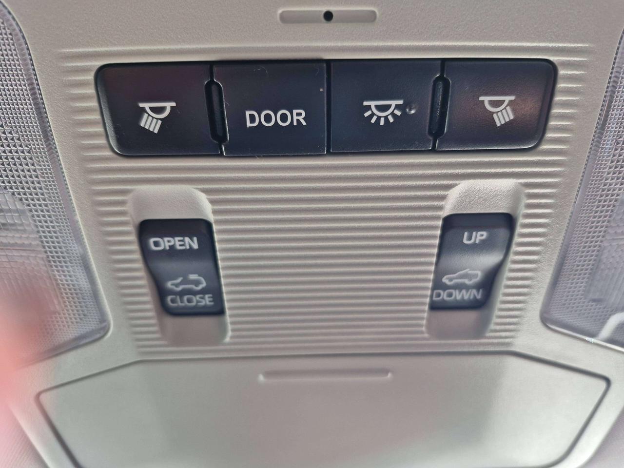 2020 Toyota RAV4 XLE AWD Photo