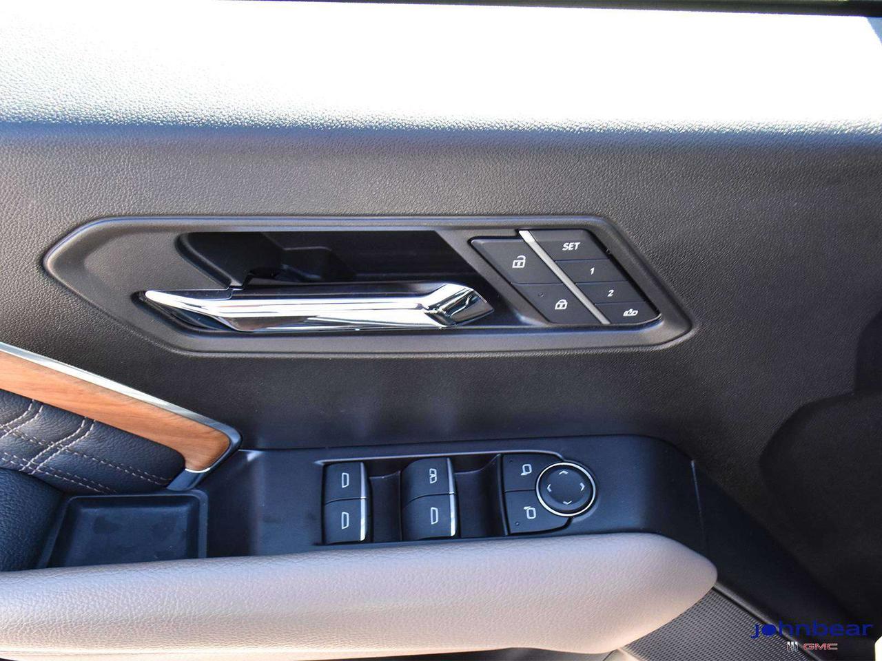 2024 GMC Canyon Denali Photo