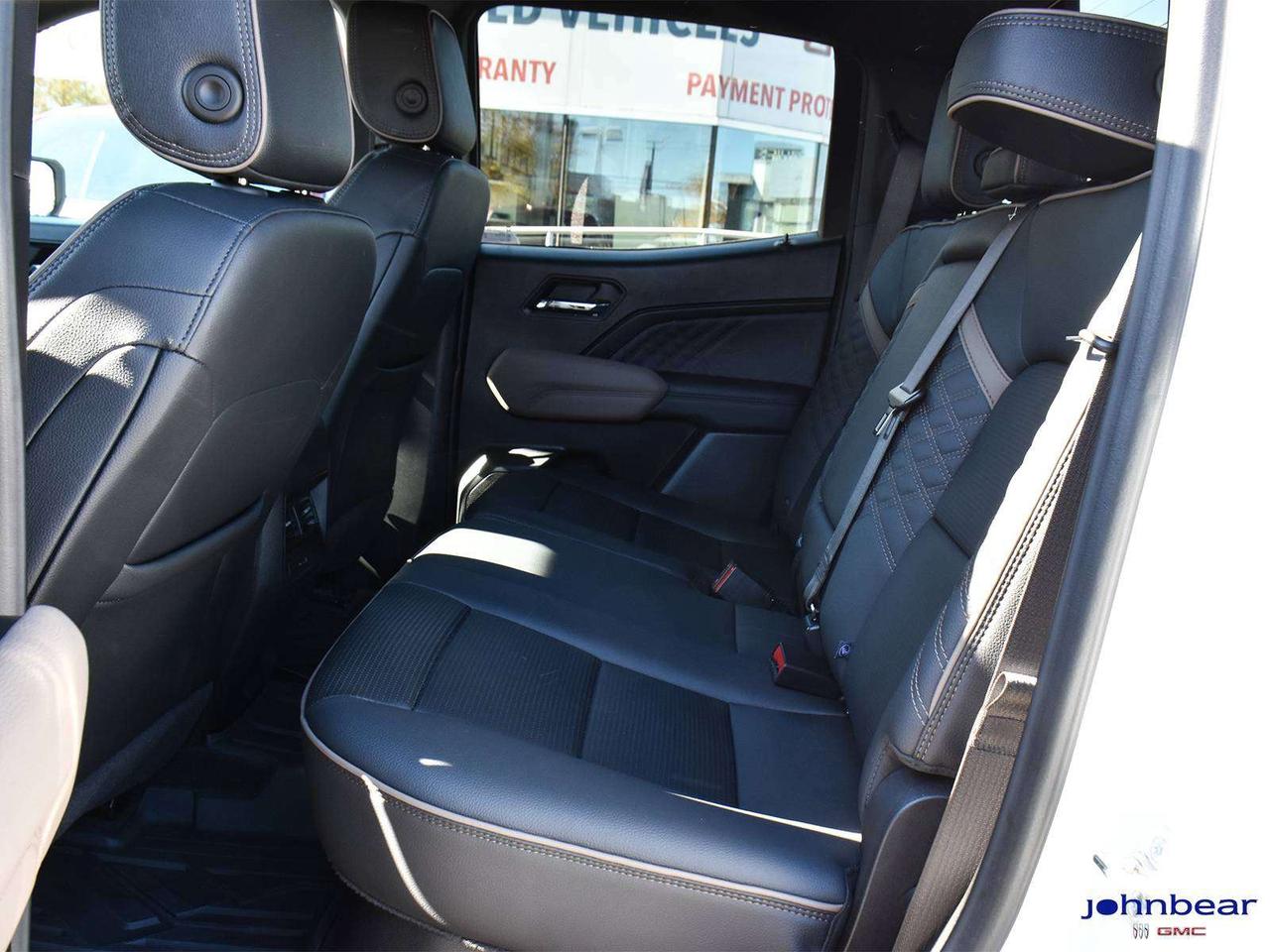 2024 GMC Canyon Denali Photo