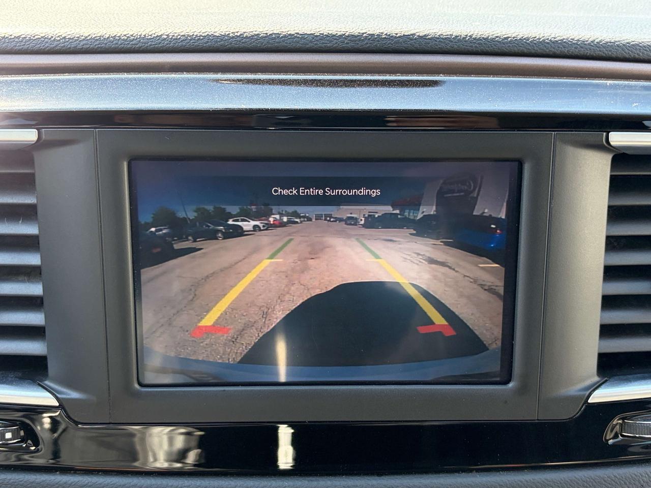 2024 Chrysler Grand Caravan SXT w/Stow n' Go, Pwr Doors/Liftgate, Remote Start Photo