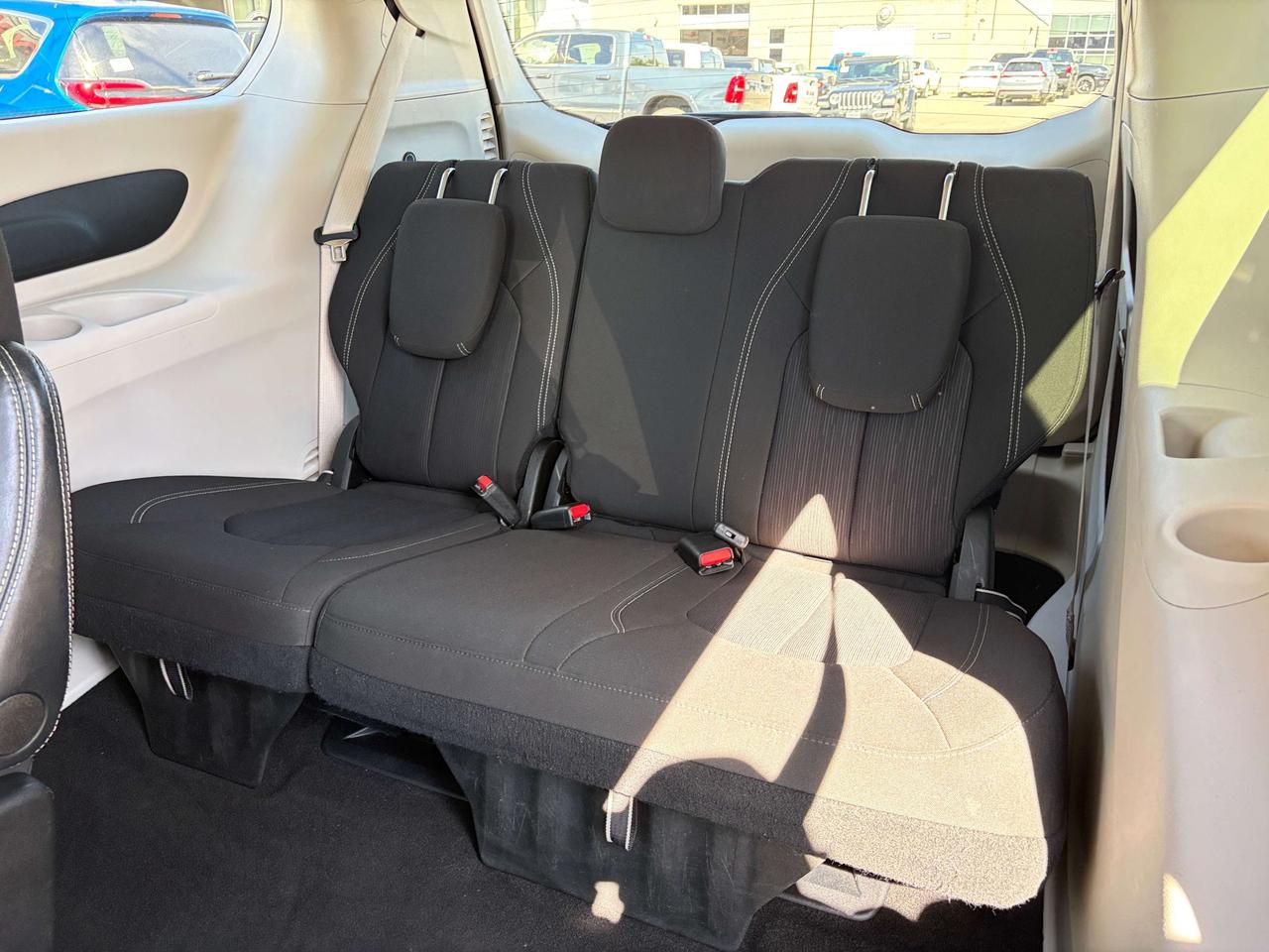 2024 Chrysler Grand Caravan SXT w/Stow n' Go, Pwr Doors/Liftgate, Remote Start Photo