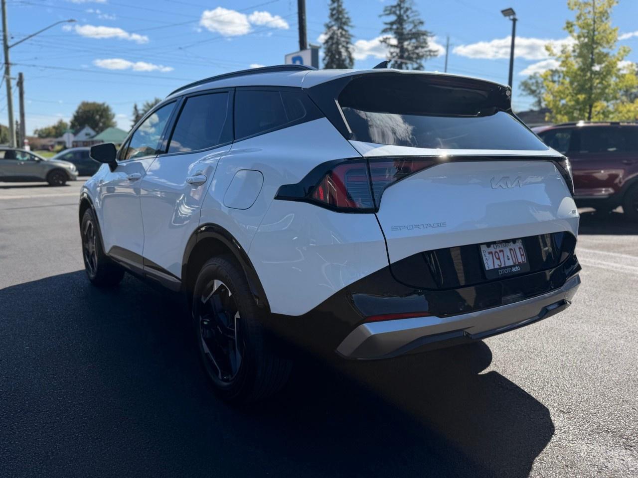 2026 Kia Sportage Hybrid EX Premium AWD Photo2