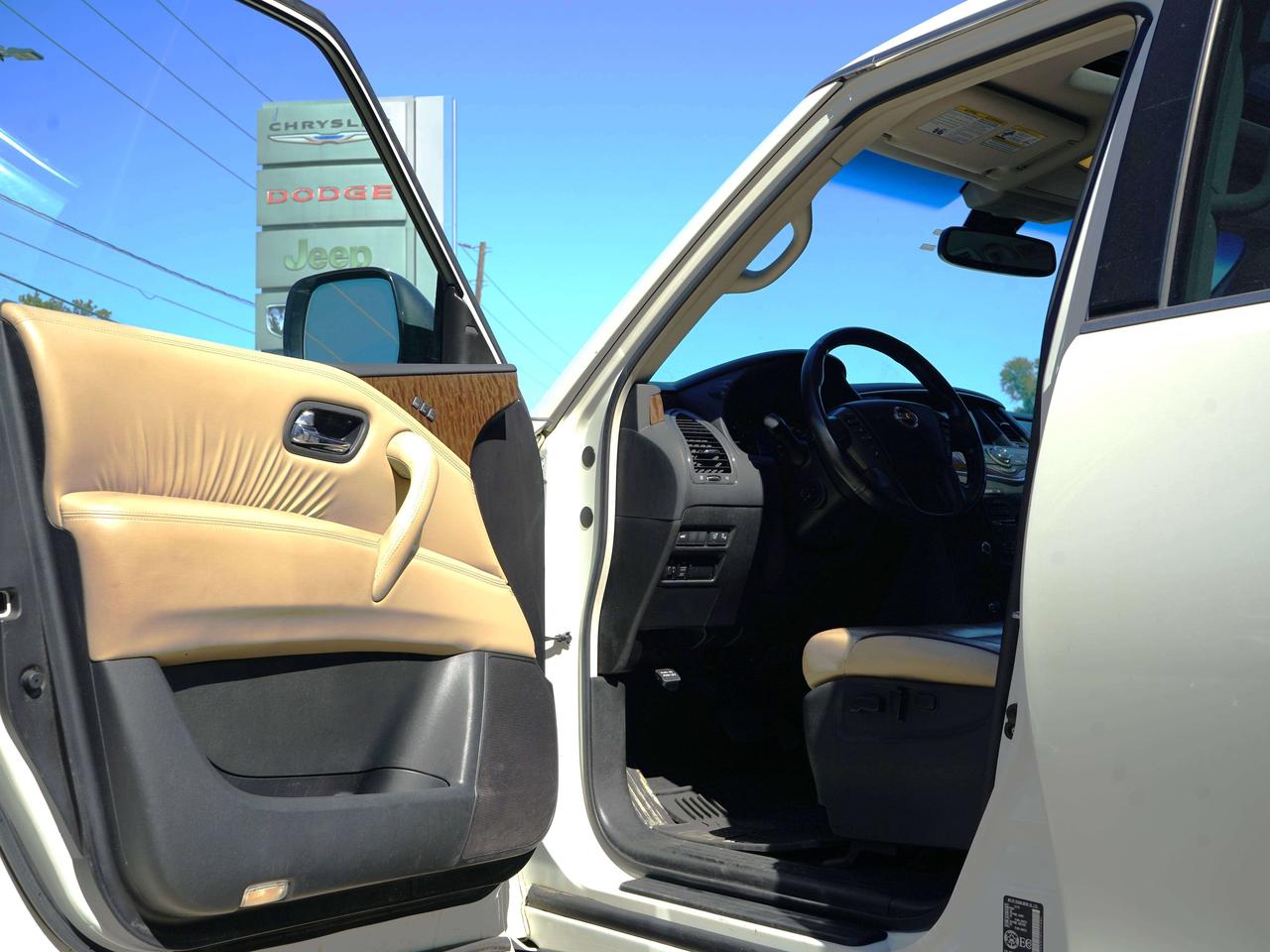 2017 Nissan Armada PLATINUM, 4X4, NAVI, HEATED SEATS Photo