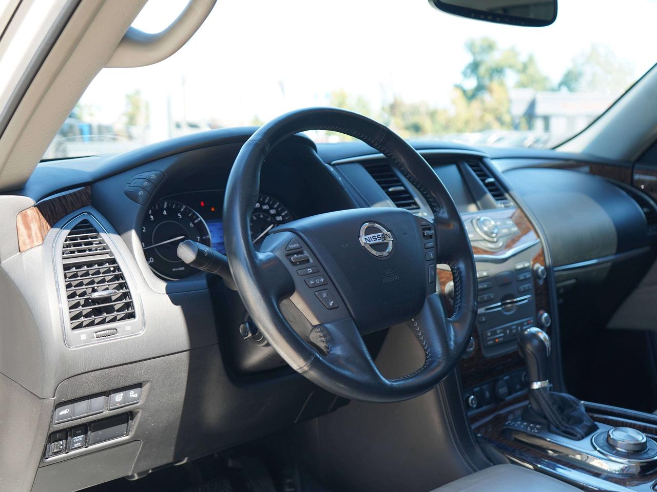 2017 Nissan Armada PLATINUM, 4X4, NAVI, HEATED SEATS Photo