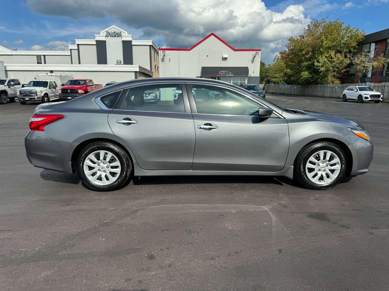 2017 Nissan Altima Low KM - Certified Photo