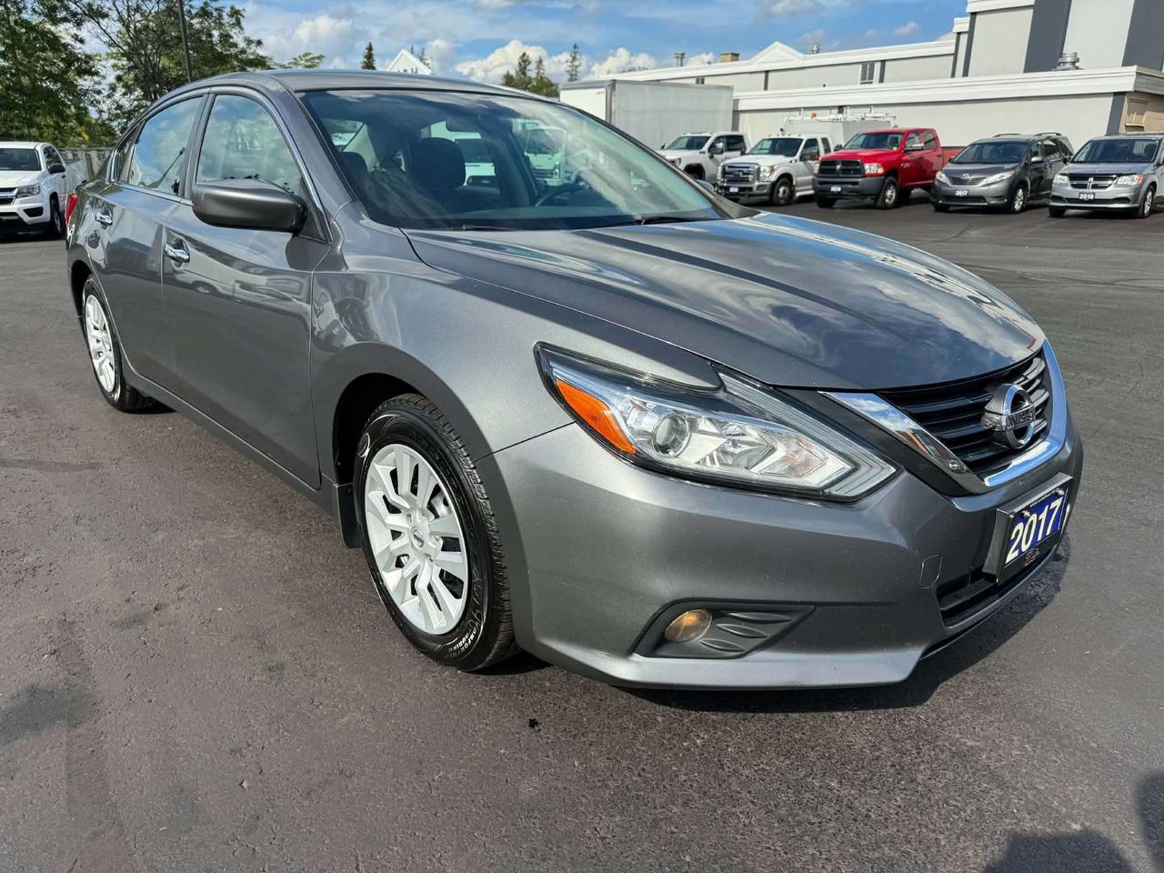 2017 Nissan Altima Low KM - Certified Photo