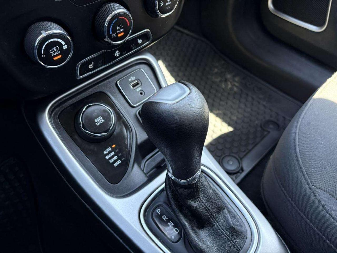 2018 Jeep Compass 4X4 SPORT Photo
