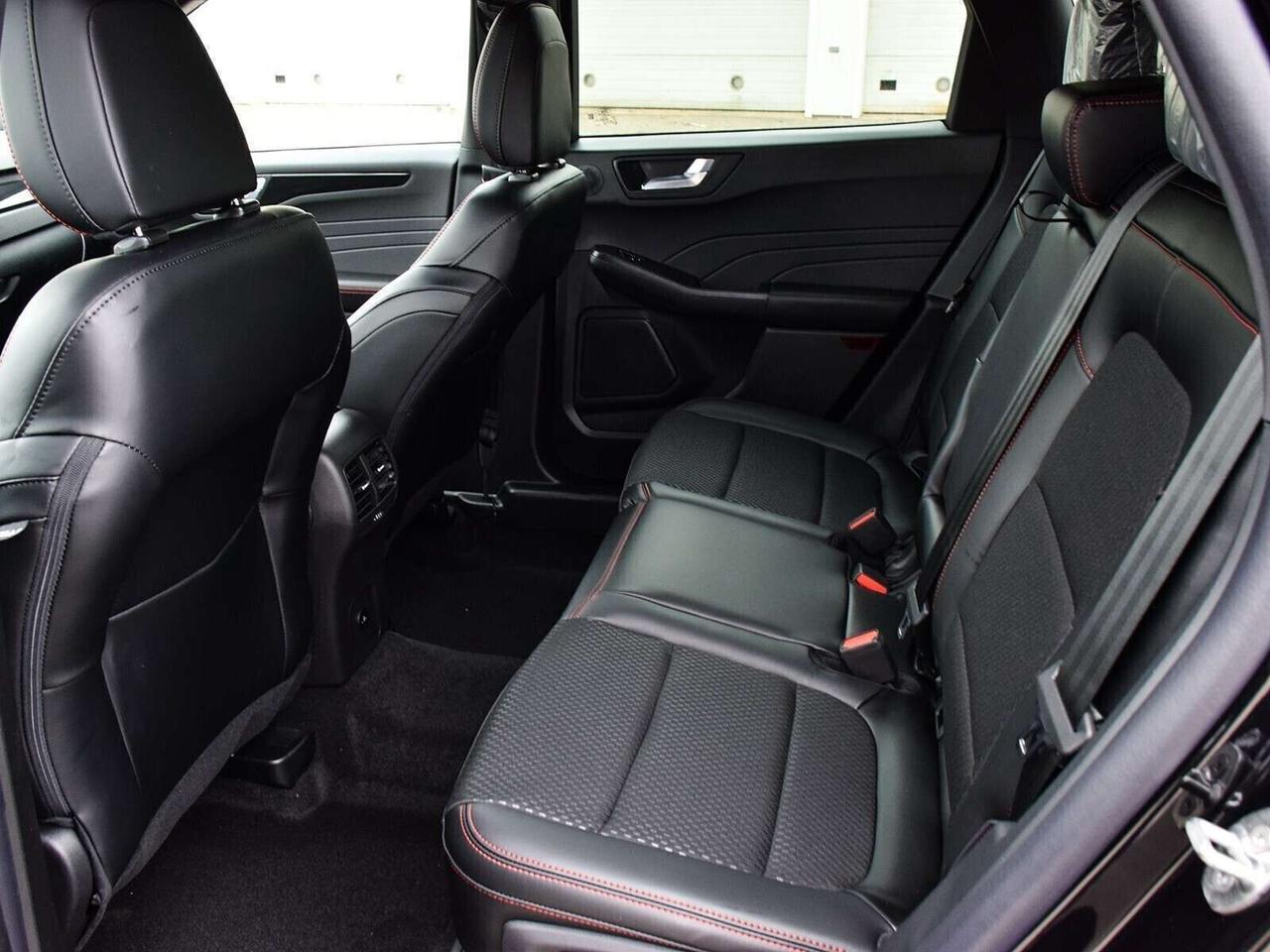 2025 Ford Escape ST-Line Select Photo