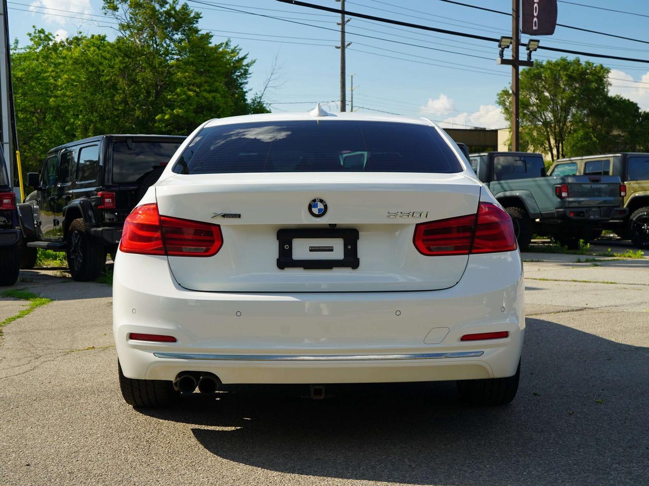 2017 BMW 3 Series AUTO,AWD,NAVIGATION,SUNROOF Photo