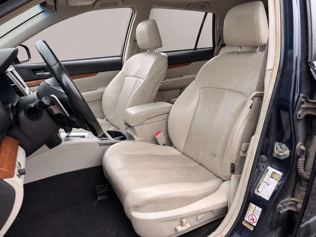2014 Subaru Outback 2.5i Limited   Certified   ONE Owner   NO Accident   LOW KM · Photo