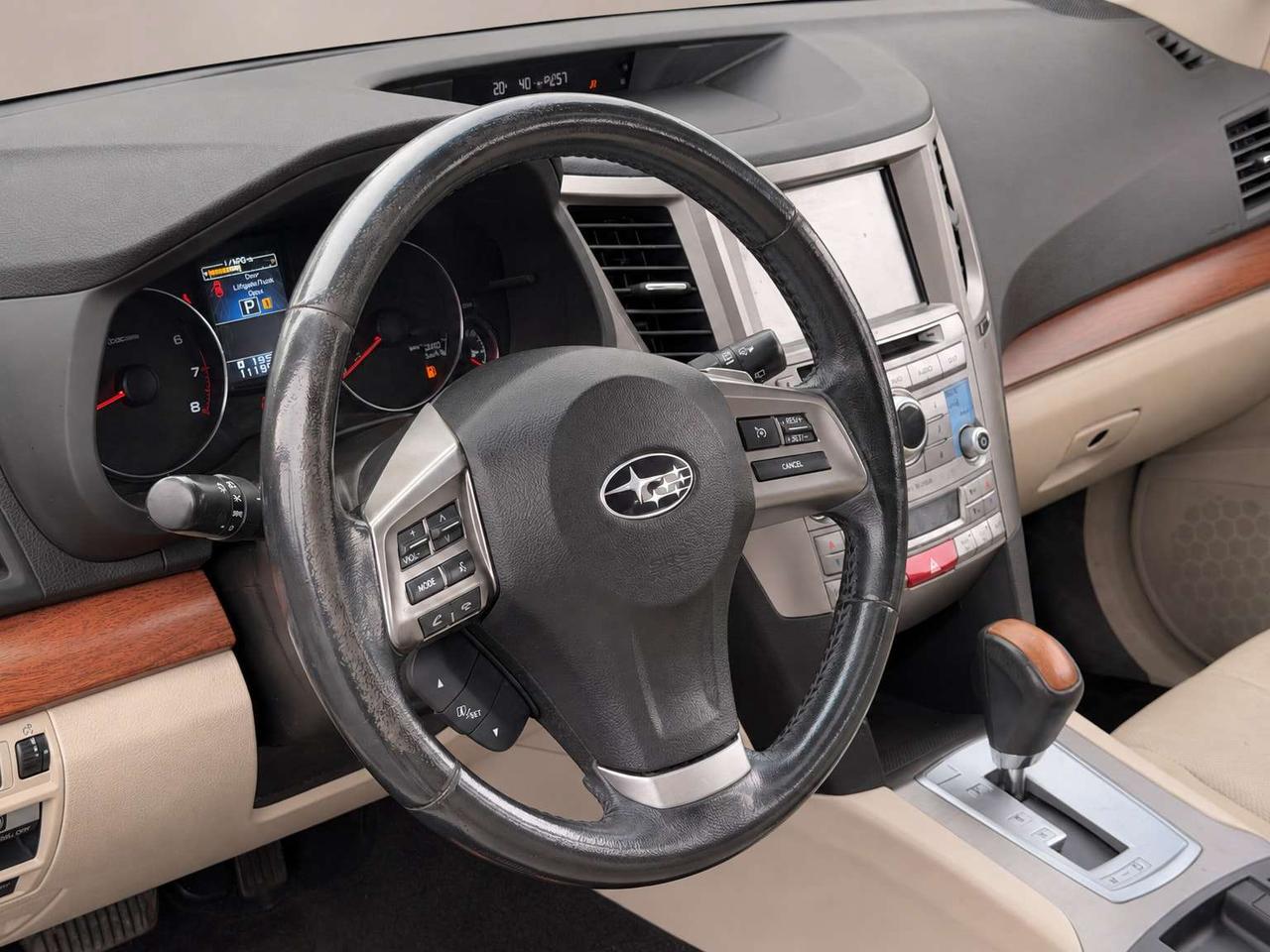 2014 Subaru Outback 2.5i Limited   Certified   ONE Owner   NO Accident   LOW KM · Photo