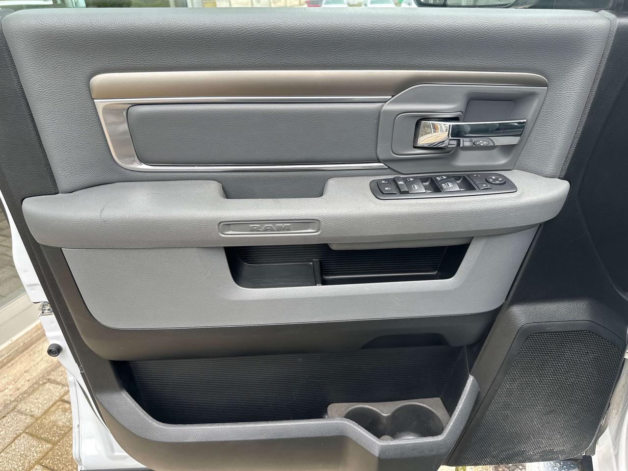 2019 RAM 1500 SLT Photo