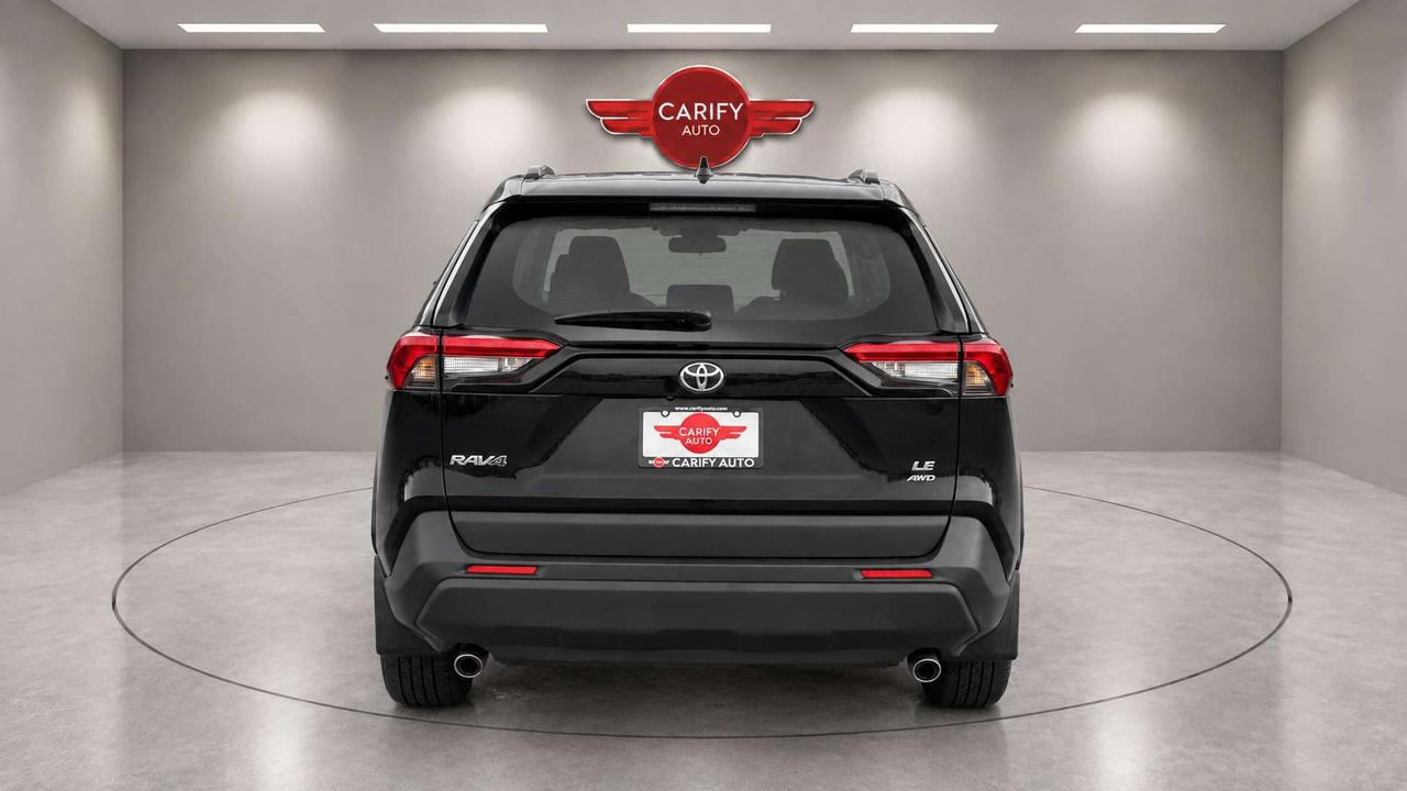 2019 Toyota RAV4 LE   Certified   LOW KM   No Accident Photo