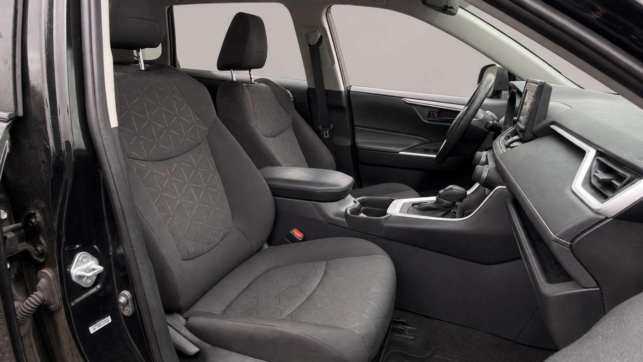 2019 Toyota RAV4 LE   Certified   LOW KM   No Accident Photo