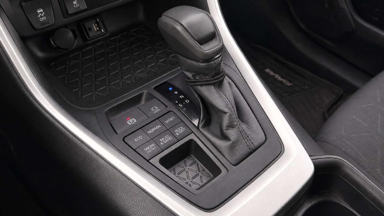 2019 Toyota RAV4 LE   Certified   LOW KM   No Accident Photo