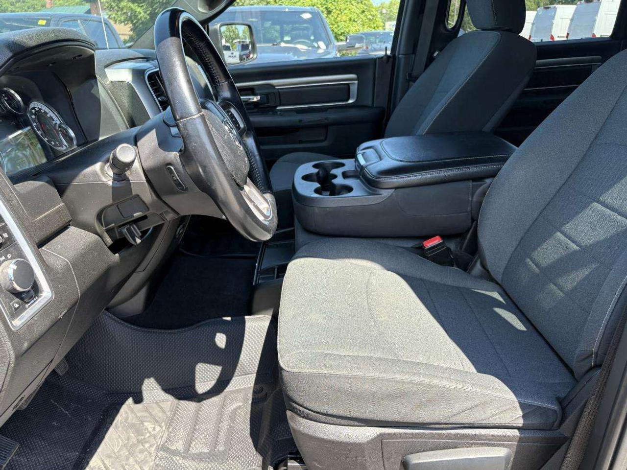 2022 RAM 1500 Warlock 4x4 Crew Cab 5'7 Box Photo