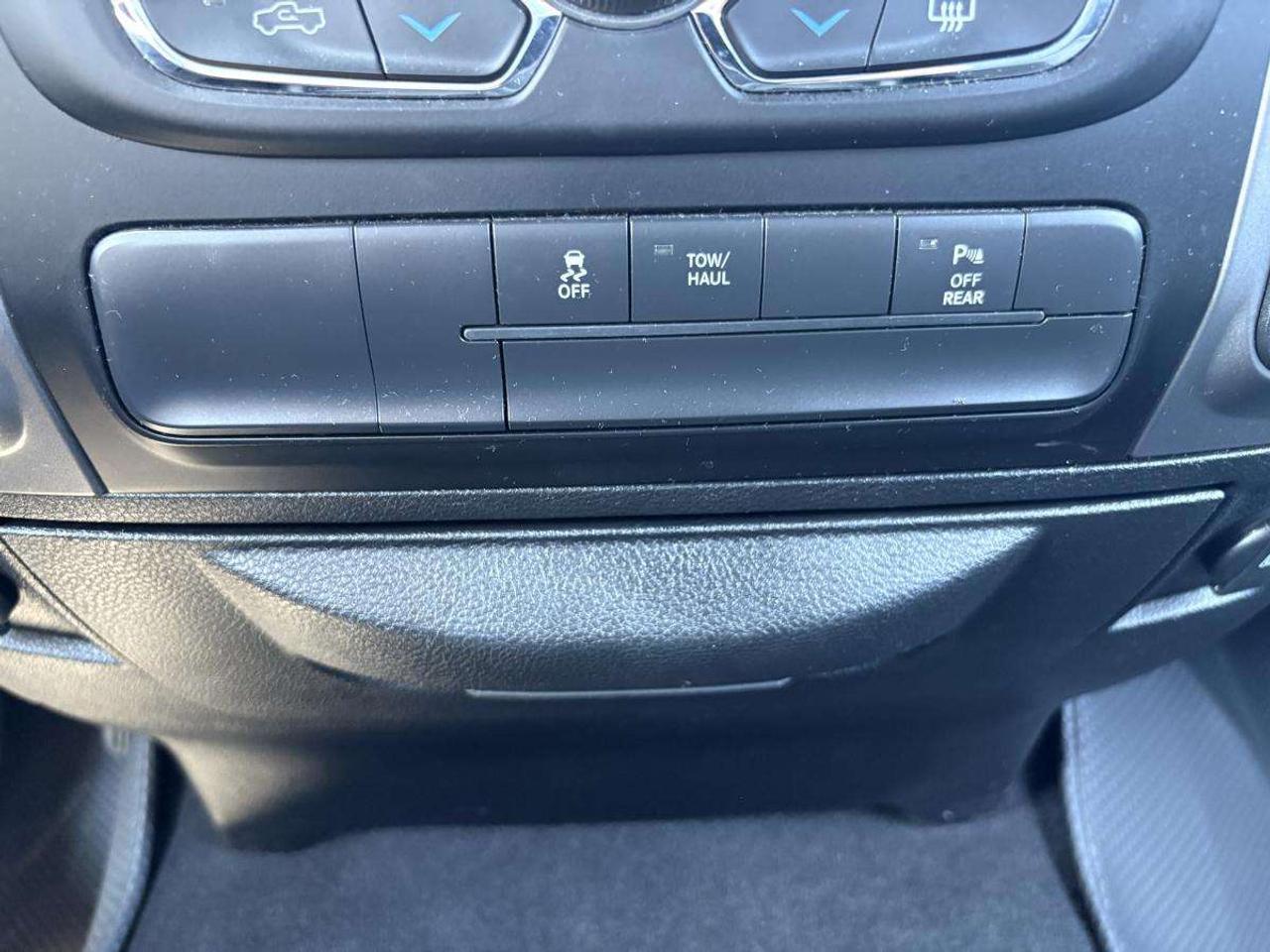 2022 RAM 1500 Warlock 4x4 Crew Cab 5'7 Box Photo