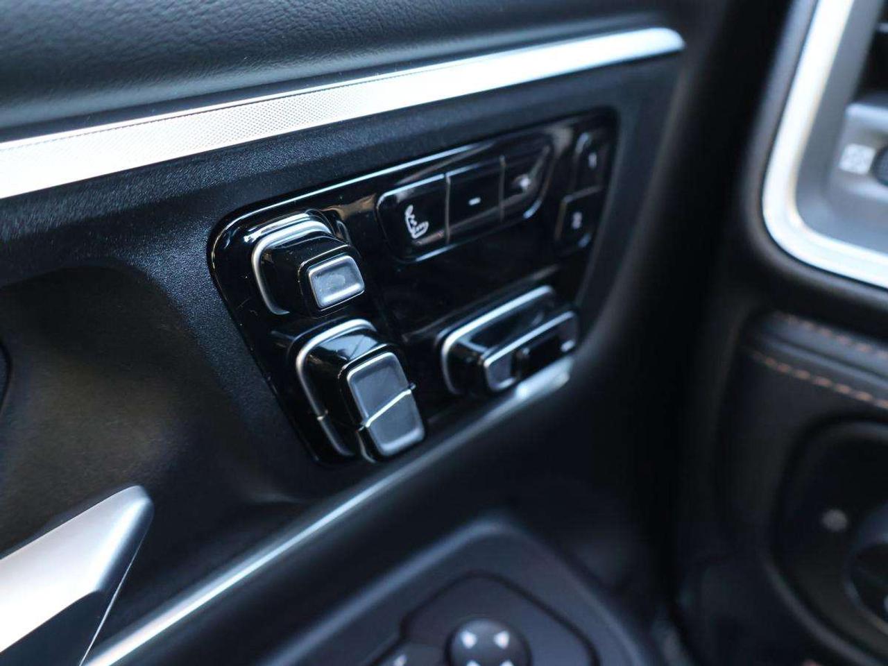2026 RAM 1500 Tungsten 4x4 Crew Photo