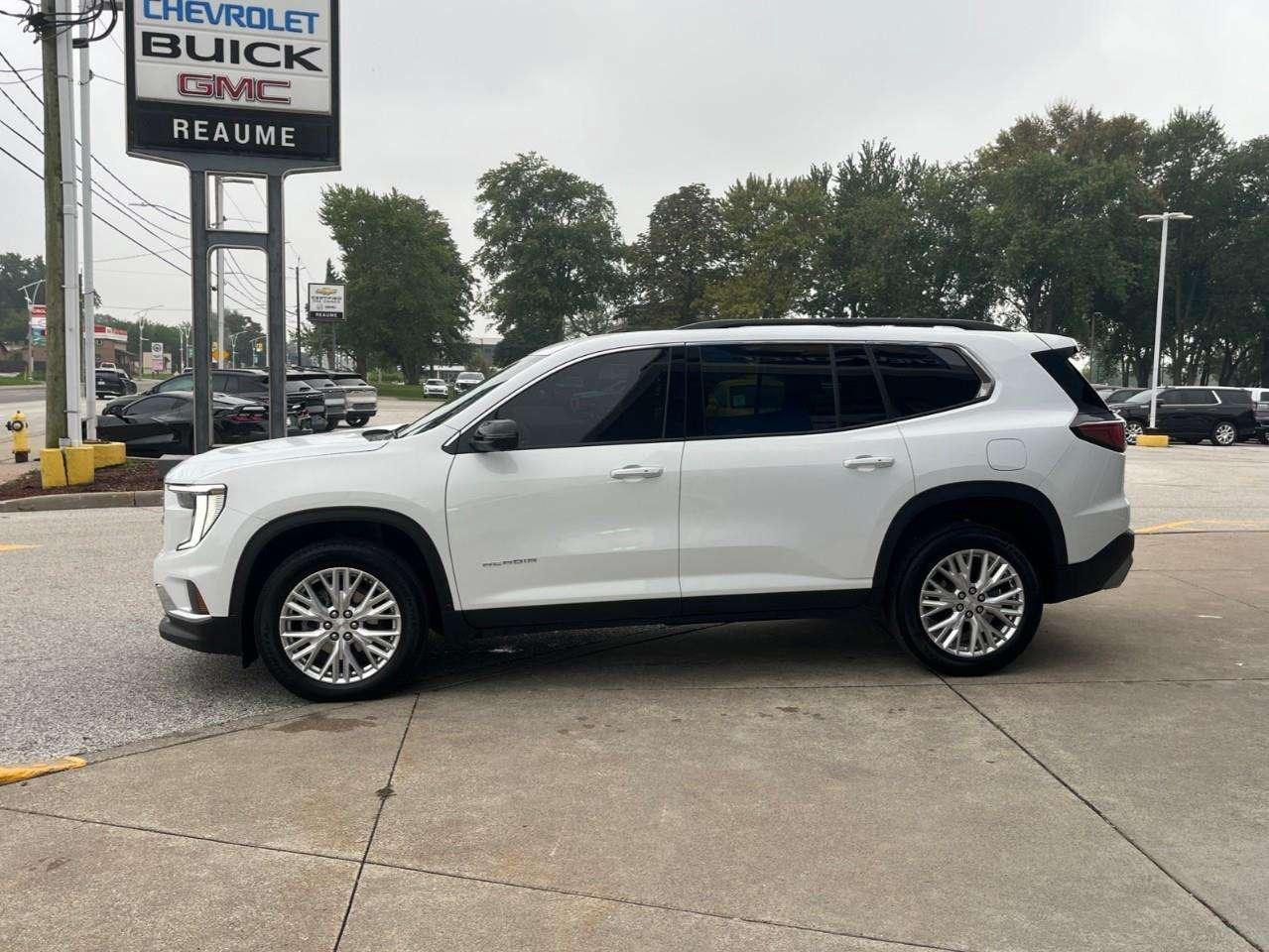 2024 GMC Acadia ELEVATION CPO RATES APPLY! Photo