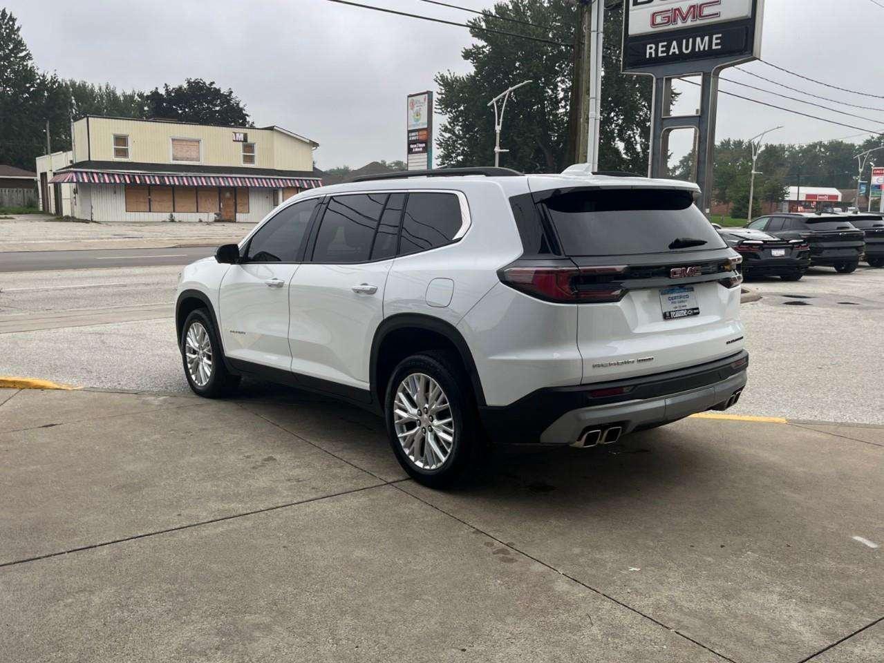2024 GMC Acadia ELEVATION CPO RATES APPLY! Photo