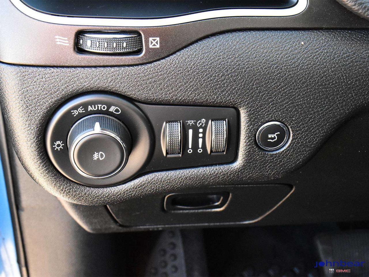 2021 Jeep Cherokee REM START   LEATHER   PAN ROOF   NAVIGATION   ALLO Photo