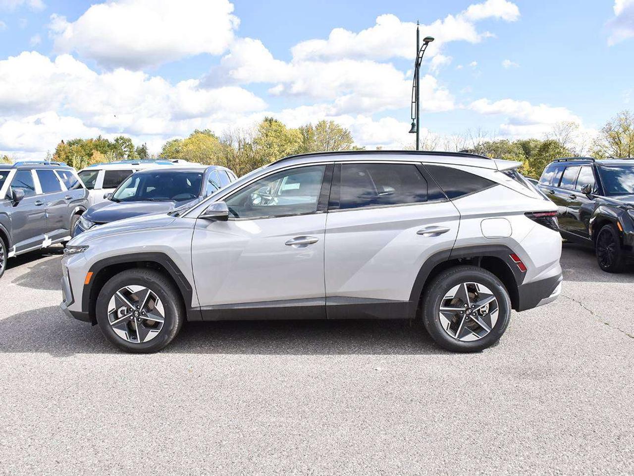 2026 Hyundai Tucson Preferred AWD w/Trend Pkg demo used Photo3