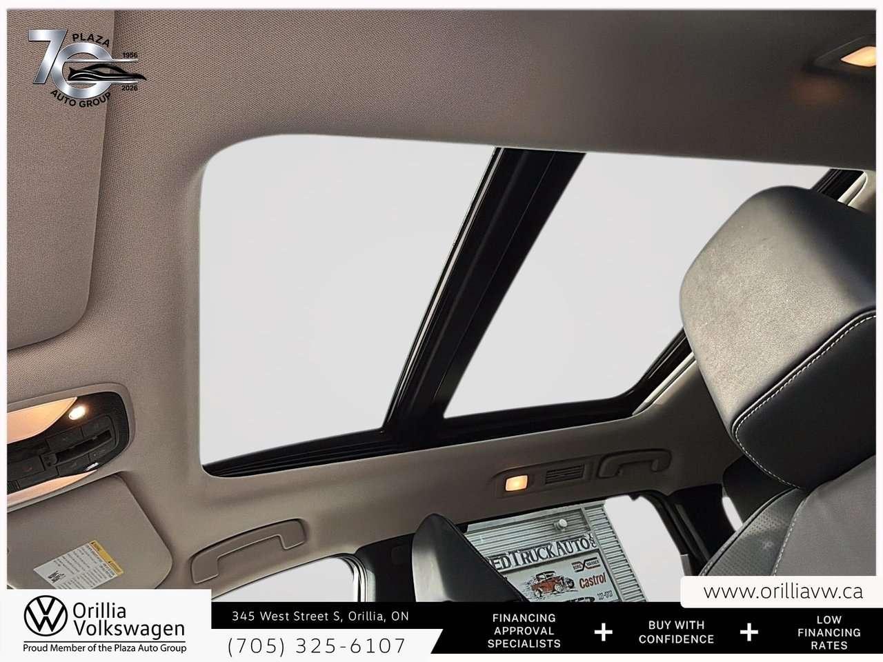 2023 Infiniti QX60 Sensory Panoramic Roof   360 Camera   Cooled Seats / Photo