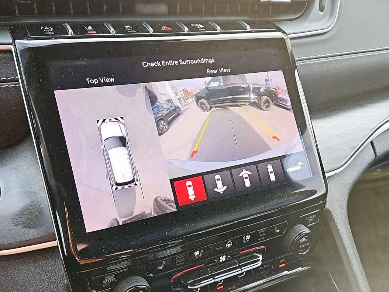 2022 Jeep Grand Cherokee LIMITED L   1 OWNER   LUXURY TECH PKG   MOONROOF Photo