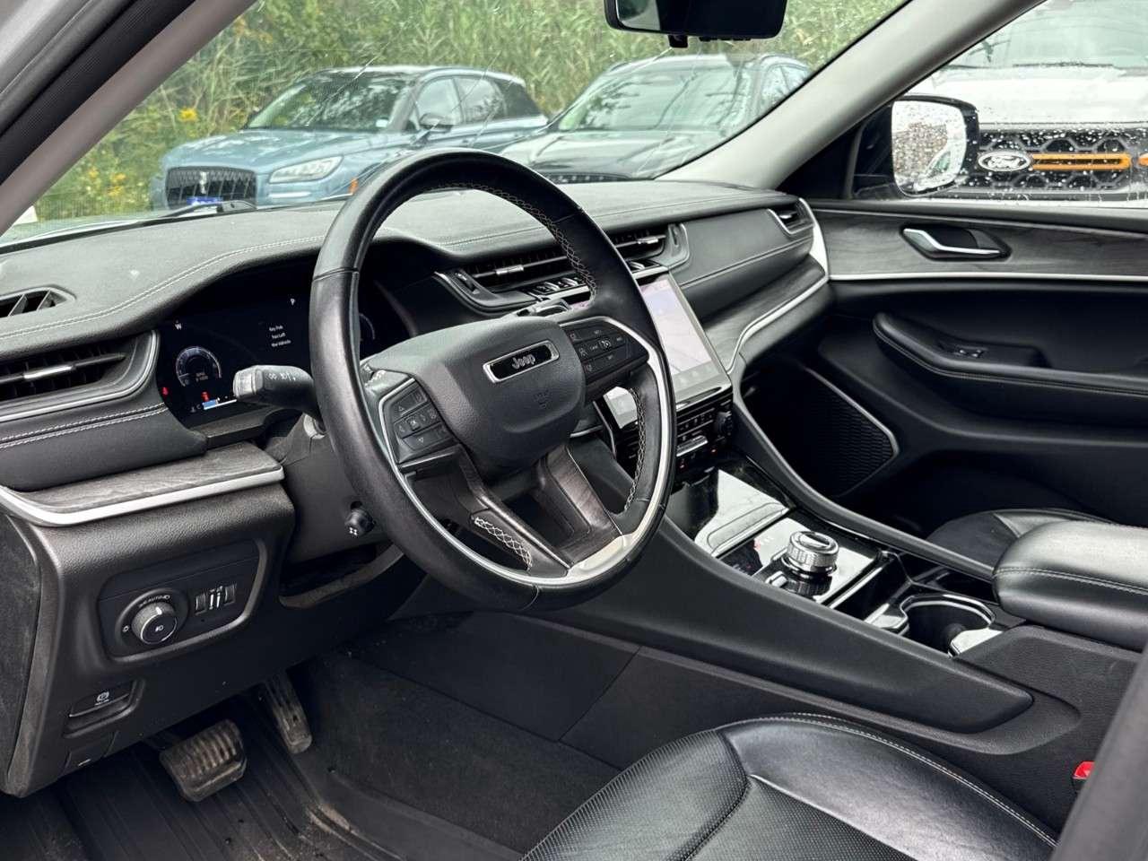 2022 Jeep Grand Cherokee LIMITED L   1 OWNER   LUXURY TECH PKG   MOONROOF Photo