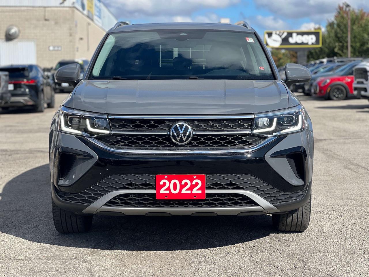 2022 Volkswagen Taos Highline w/Leather, Sunroof, Navigation Photo