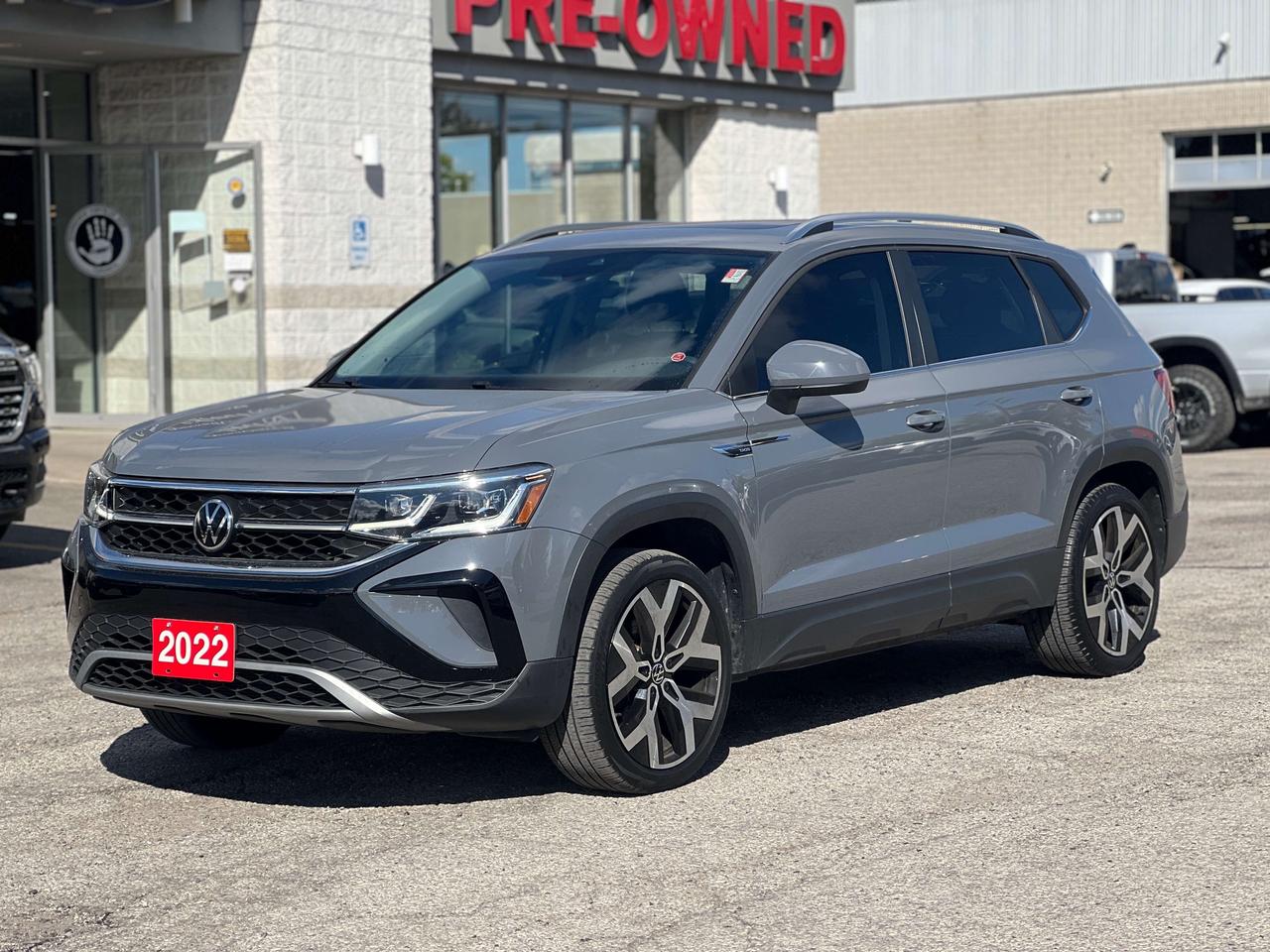 2022 Volkswagen Taos Highline w/Leather, Sunroof, Navigation Photo