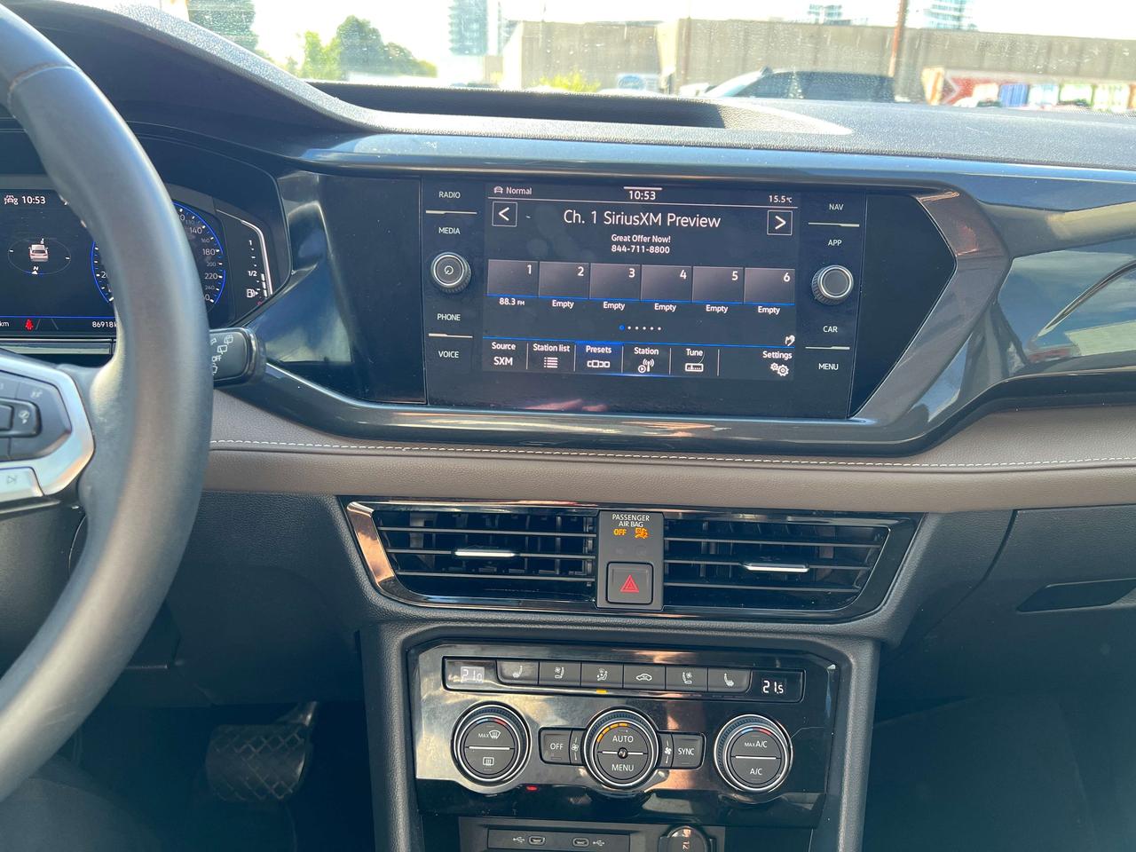 2022 Volkswagen Taos Highline w/Leather, Sunroof, Navigation Photo