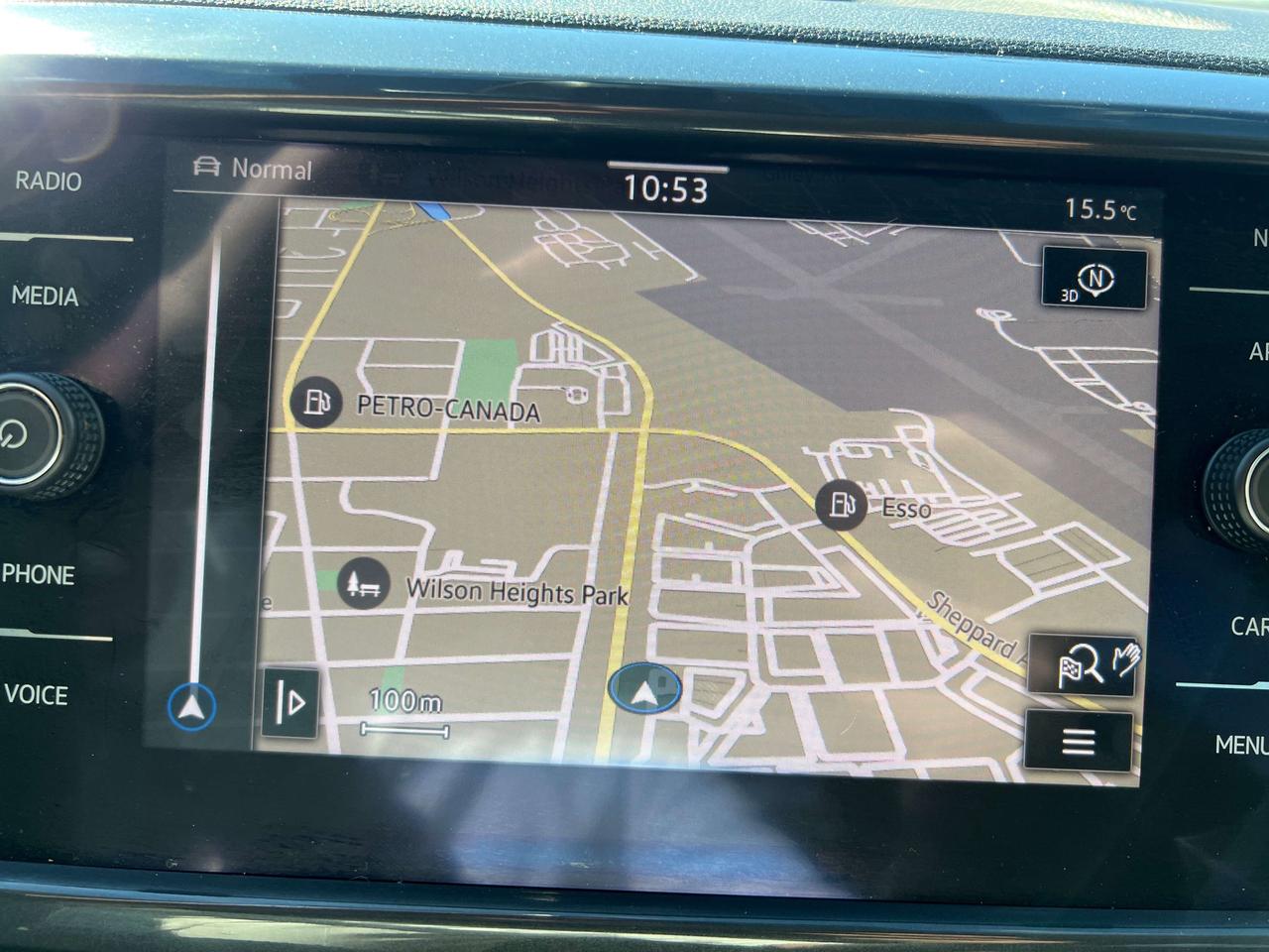 2022 Volkswagen Taos Highline w/Leather, Sunroof, Navigation Photo