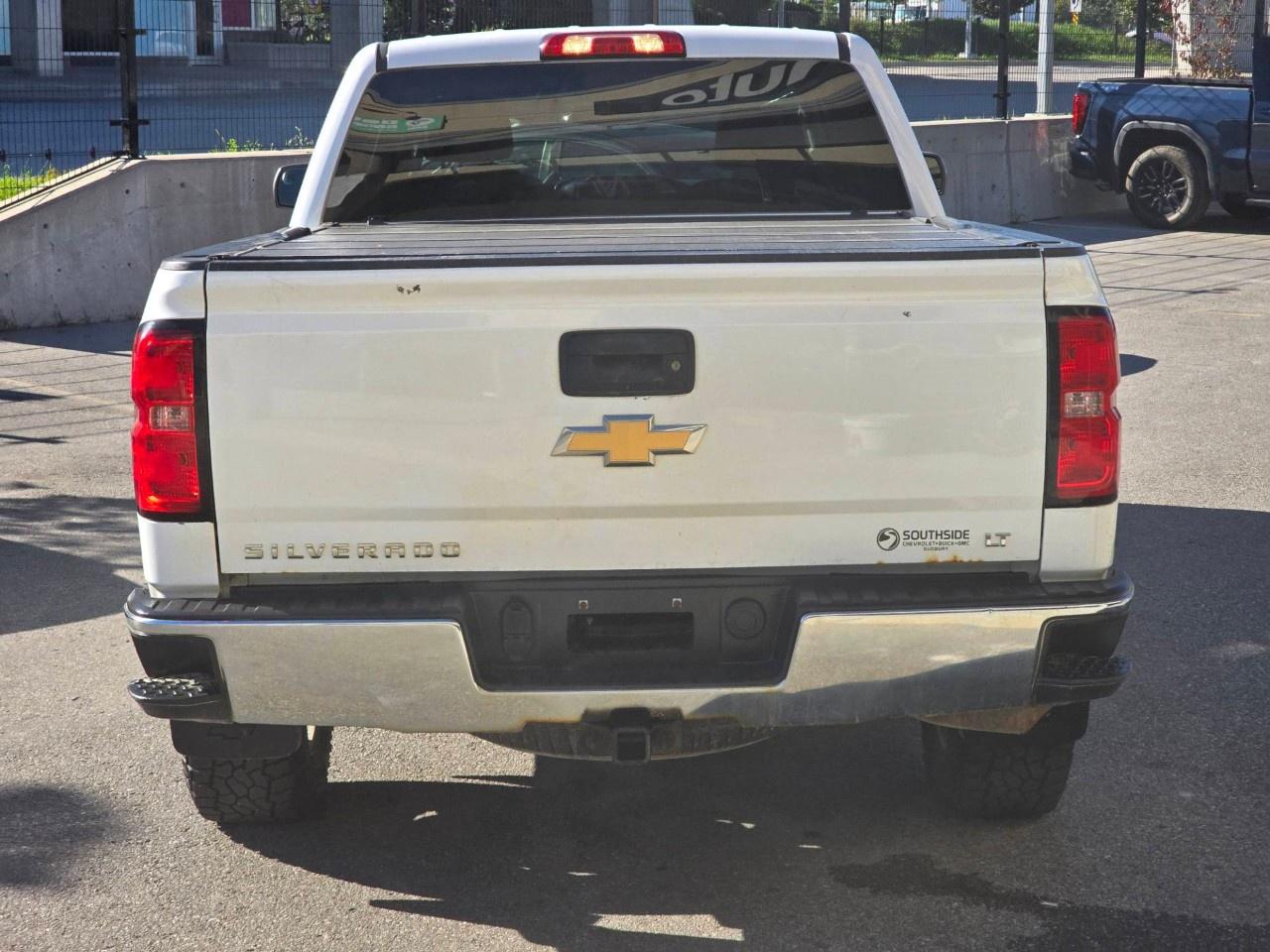 2018 Chevrolet Silverado 1500 Crew Cab Standard Box 4-Wheel Drive LT w/1LT Photo
