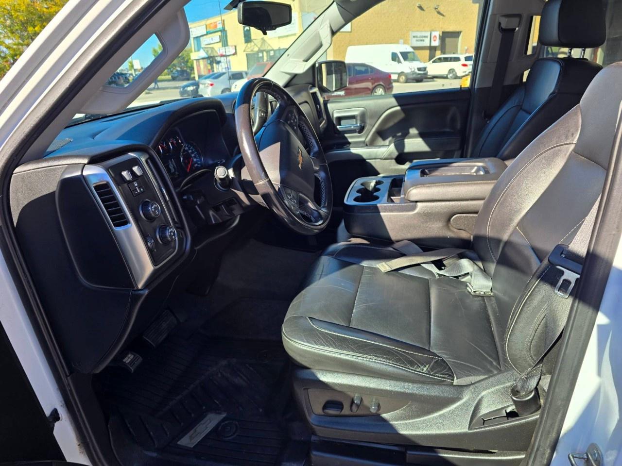 2018 Chevrolet Silverado 1500 Crew Cab Standard Box 4-Wheel Drive LT w/1LT Photo
