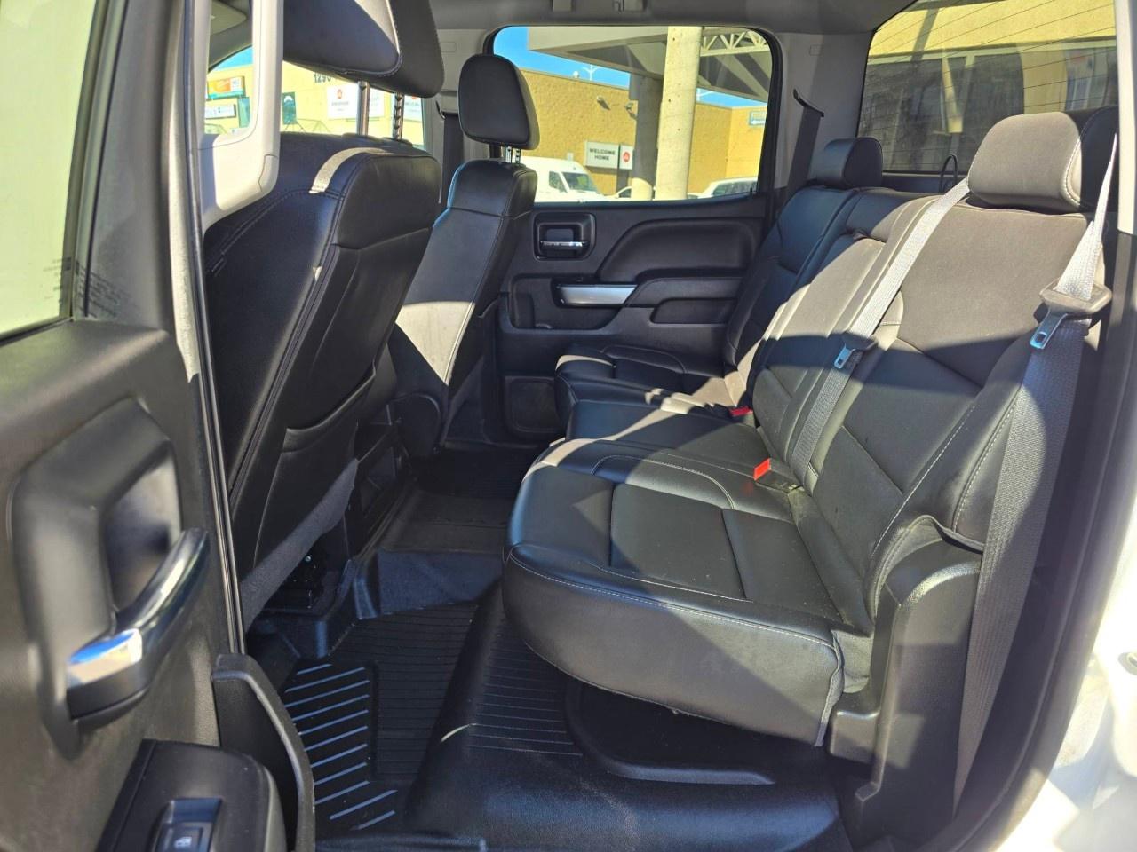 2018 Chevrolet Silverado 1500 Crew Cab Standard Box 4-Wheel Drive LT w/1LT Photo