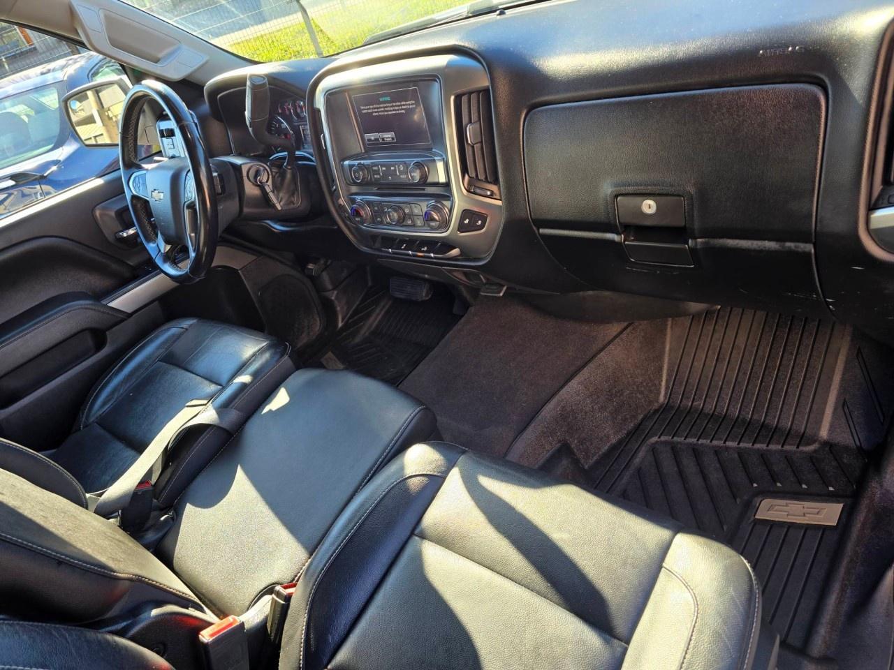 2018 Chevrolet Silverado 1500 Crew Cab Standard Box 4-Wheel Drive LT w/1LT Photo
