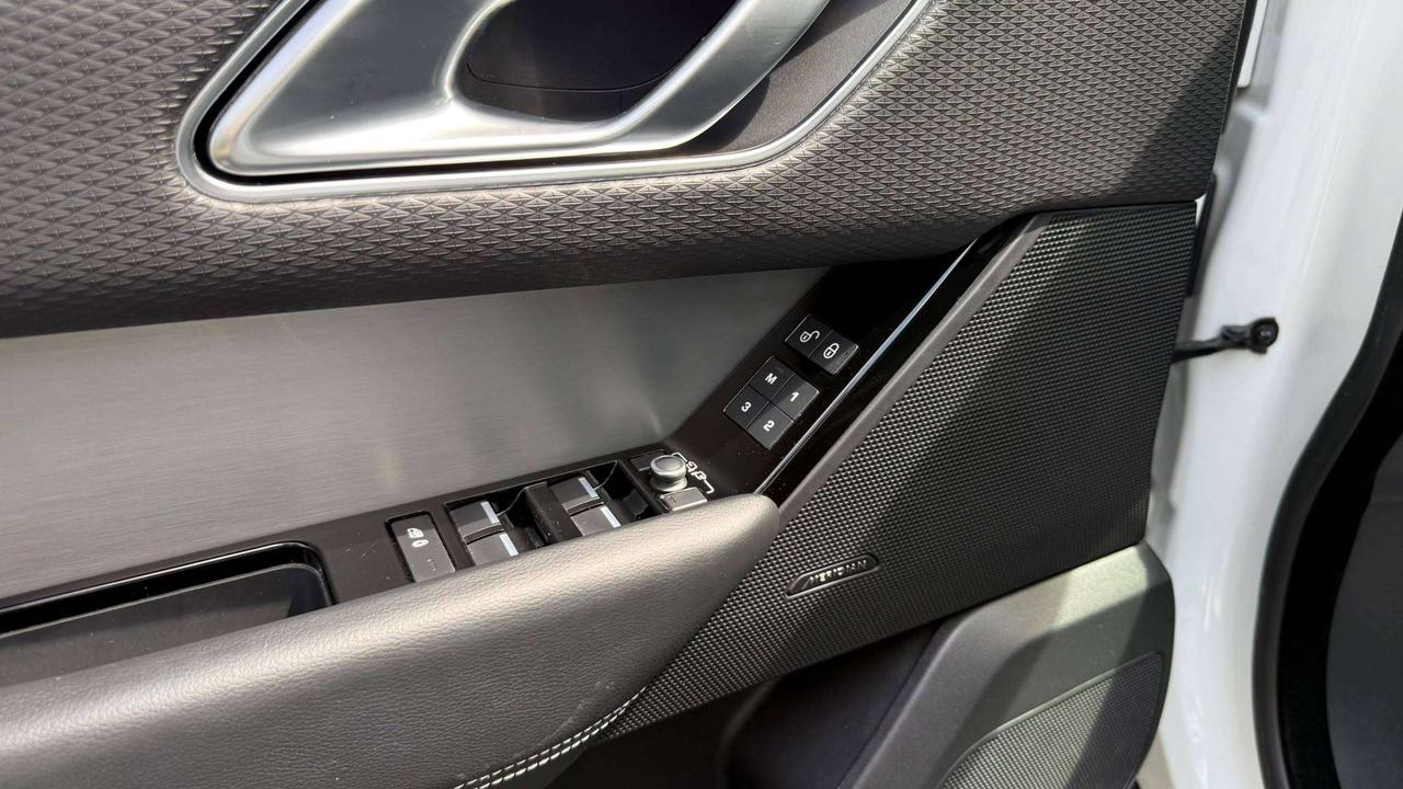 2020 Land Rover Range Rover Velar R-Dynamic S - P300 - AWD - HEADS UP DISPLAY - Photo