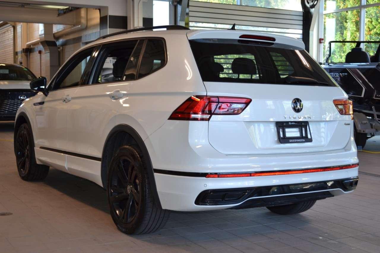 2023 Volkswagen Tiguan Comfortline R-Line Black Edition 4MOTION Photo5